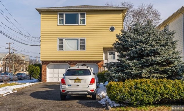 1 Brookside Ave, Elmwood Park, NJ 07407-1941
