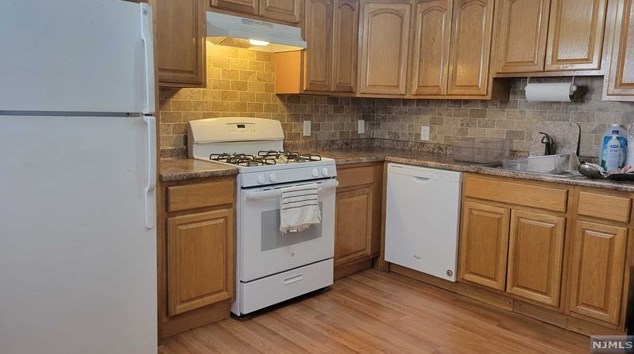 443 Thomas Ave, Lyndhurst NJ  07071-3117 exterior