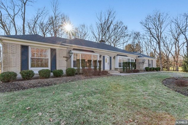 870 Sunset Ave, Haworth, NJ 07641