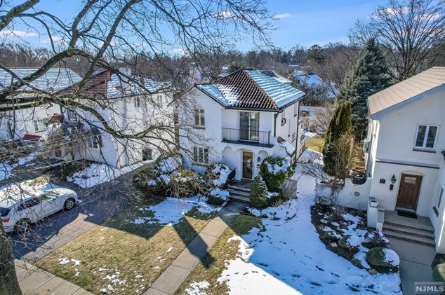 647 Bogert Rd, River Edge, NJ 07661