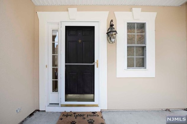 5 Walnut Ct, Paterson, NJ 07508-3148
