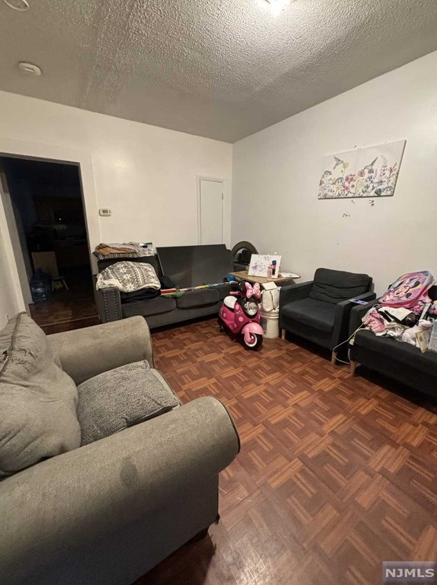 120 Lyon St, Paterson, NJ 07524