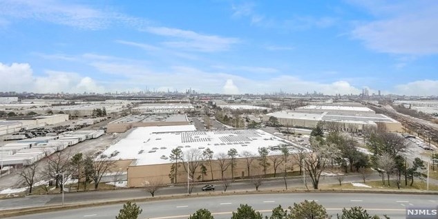 1105 Harmon Cove Tower, Secaucus NJ 07094-1713 exterior