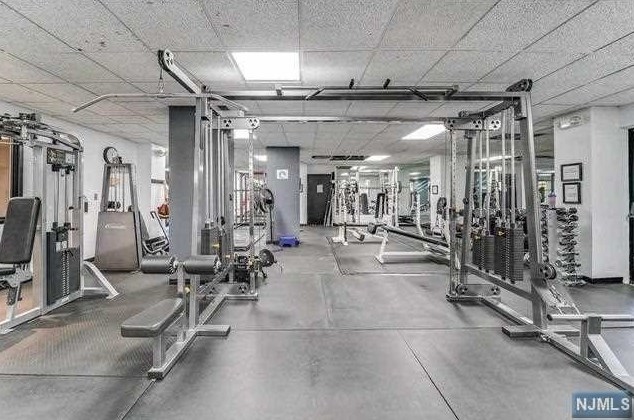 1105 Harmon Cove Tower, Secaucus NJ 07094-1713 exterior