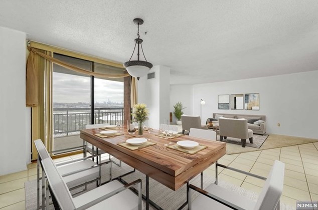 1105 Harmon Cove Tower, Secaucus, NJ 07094-1713