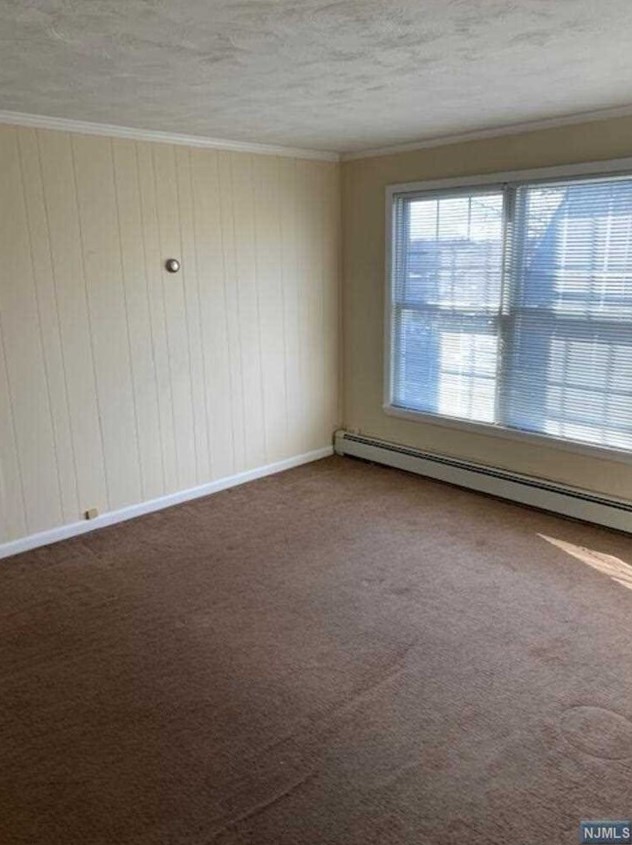 21 Bergen Ave, Bergenfield NJ 07621-2308 exterior