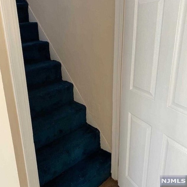 21 Bergen Ave, Bergenfield NJ 07621-2308 exterior