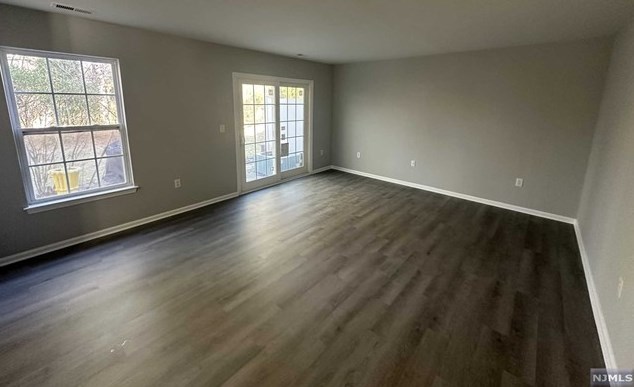 1 Topeka Ct, Tinton Falls, NJ 07712