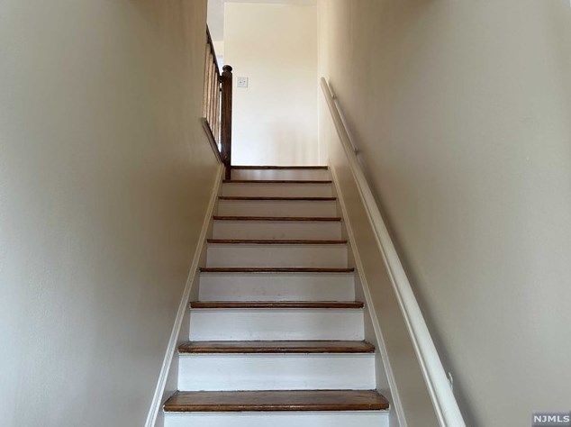 19 Passaic St, Maywood NJ  07607-1207 exterior