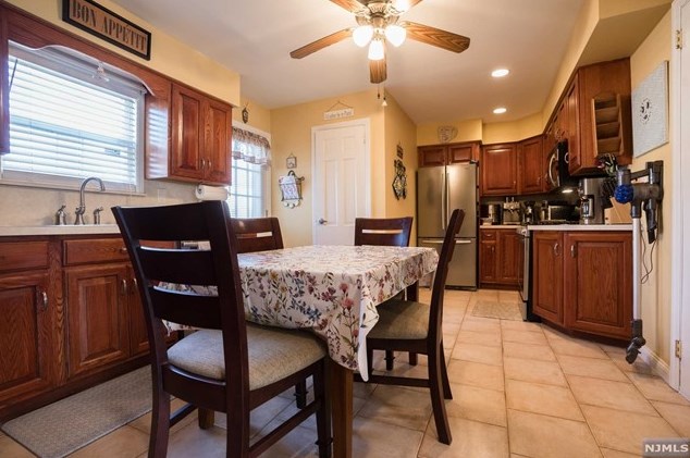 111 Elmwood Dr, Elmwood Park NJ  07407-1746 exterior