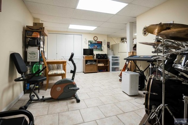 111 Elmwood Dr, Elmwood Park NJ  07407-1746 exterior