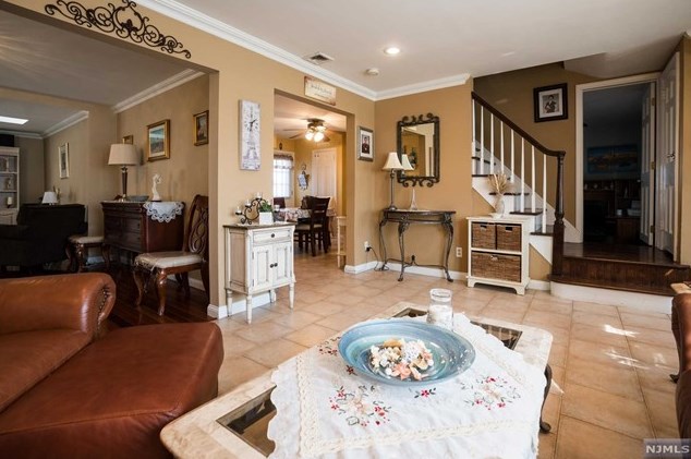 111 Elmwood Dr, Elmwood Park NJ  07407-1746 exterior