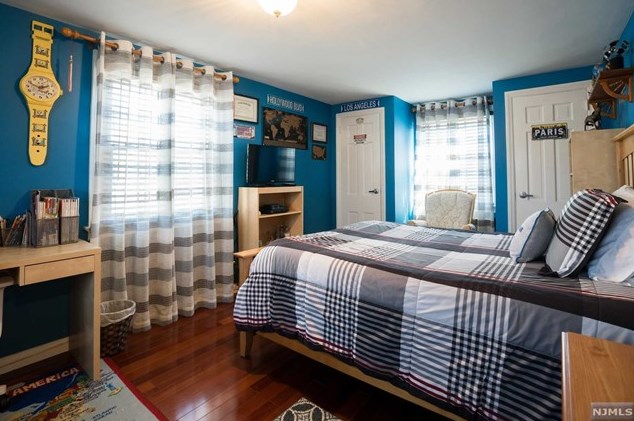 111 Elmwood Dr, Elmwood Park NJ  07407-1746 exterior