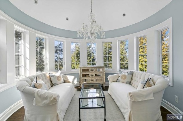 49 Buckingham Rd, Tenafly NJ 07670-3101 exterior