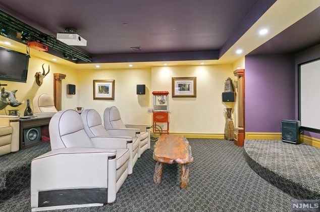 49 Buckingham Rd, Tenafly NJ 07670-3101 exterior