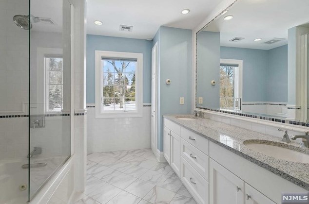 49 Buckingham Rd, Tenafly NJ 07670-3101 exterior