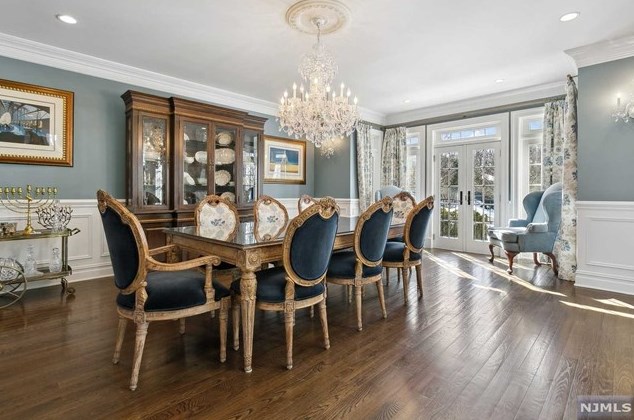 49 Buckingham Rd, Tenafly NJ 07670-3101 exterior