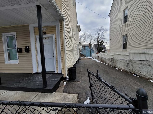 88-90 N 4th St, Paterson, NJ 07522