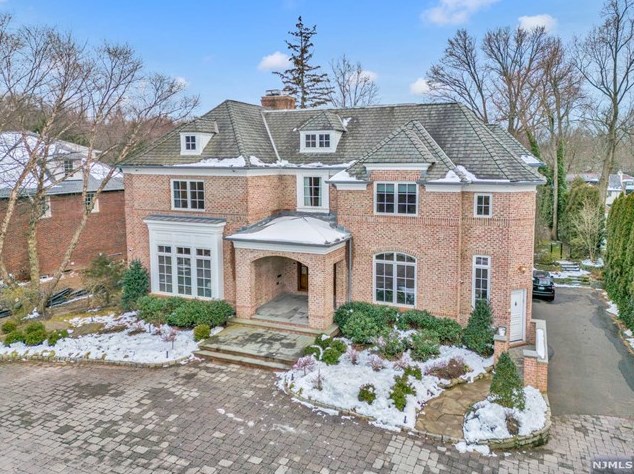 300 Hutchinson Rd, Englewood, NJ 07631-4408