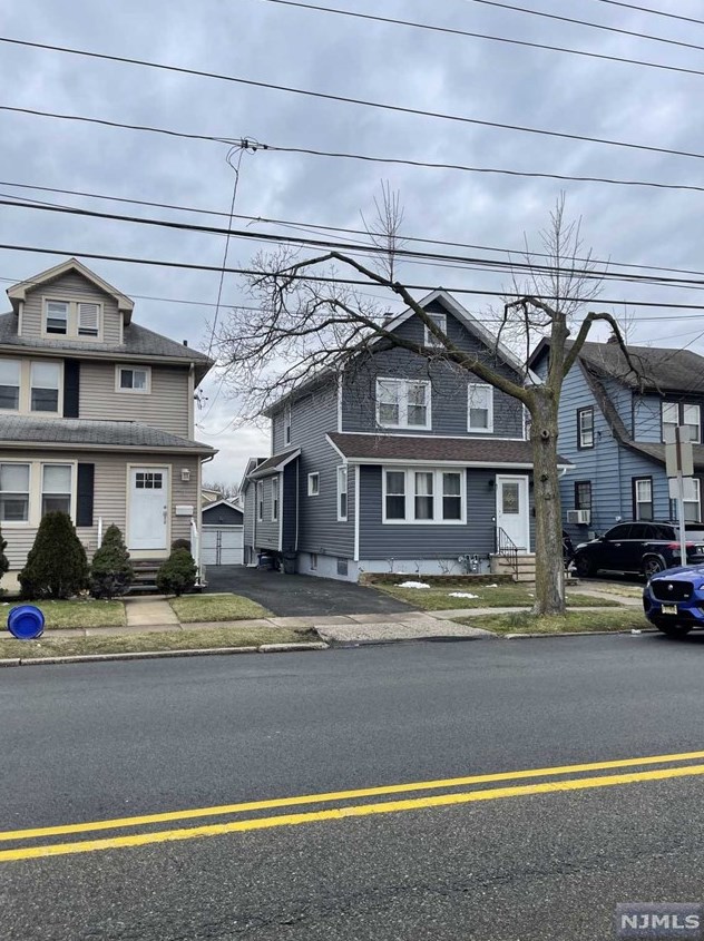 430 Rutherford Ave, Lyndhurst, NJ 07071