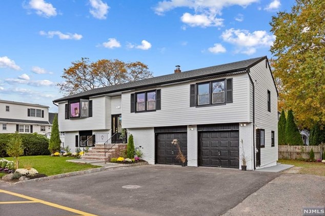 129 Thomas Ave, Emerson, NJ 07630