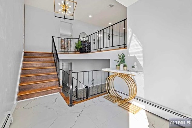 7 Stone Ridge Ln, Ho Ho Kus, NJ 07423-1023