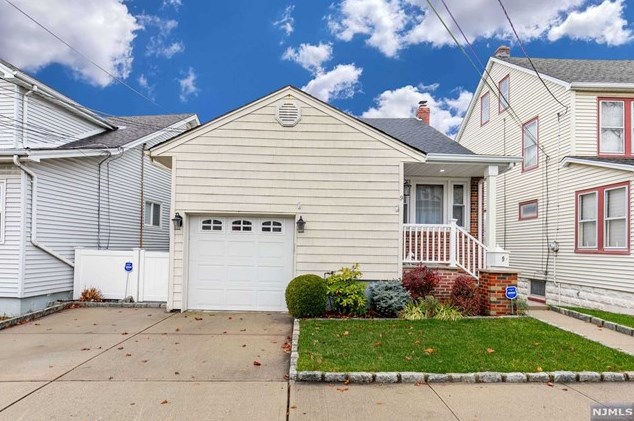 9 Hillside Ave, Kearny, NJ 07032
