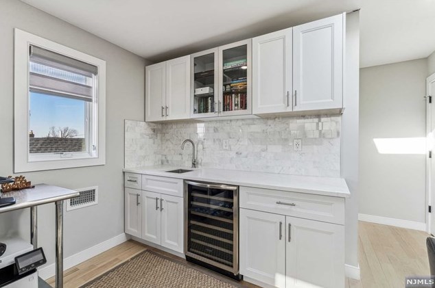 446 Greenmount Ave, Cliffside Park NJ 07010-1633 exterior