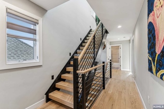 446 Greenmount Ave, Cliffside Park NJ 07010-1633 exterior