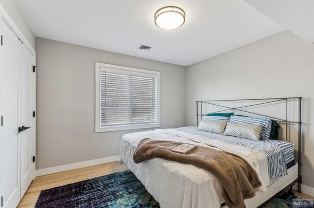 446 Greenmount Ave, Cliffside Park NJ 07010-1633 exterior