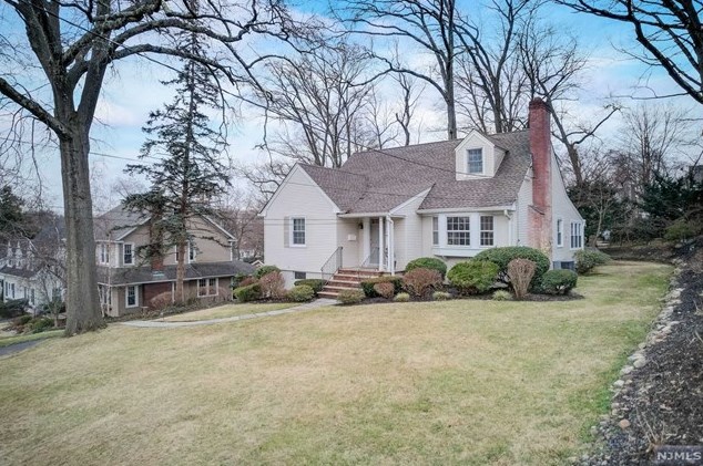 41 Grandview Ave, Ridgewood, NJ 07452