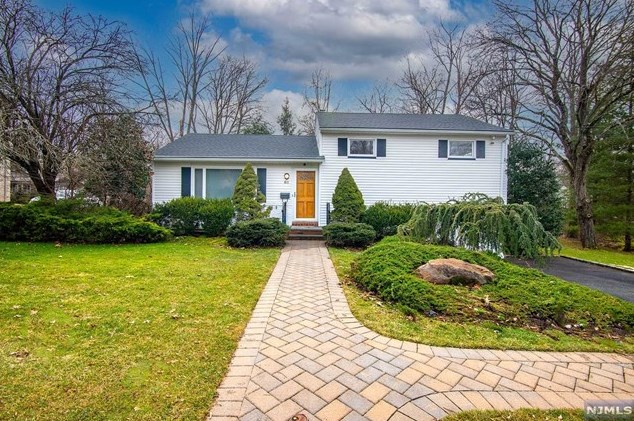 61 Ross Ave, Demarest, NJ 07627
