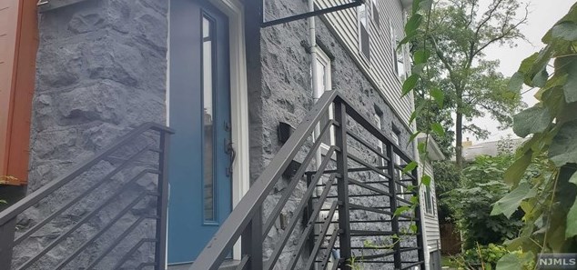 2458 5th St, West Fort Lee NJ  07024-7840 exterior