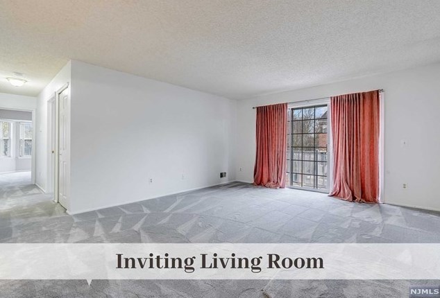 1212 Sycamore Ln, Mahwah, NJ 07430