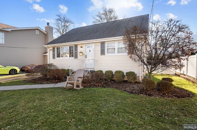 320 Hoover Ave, Westwood, NJ 07676