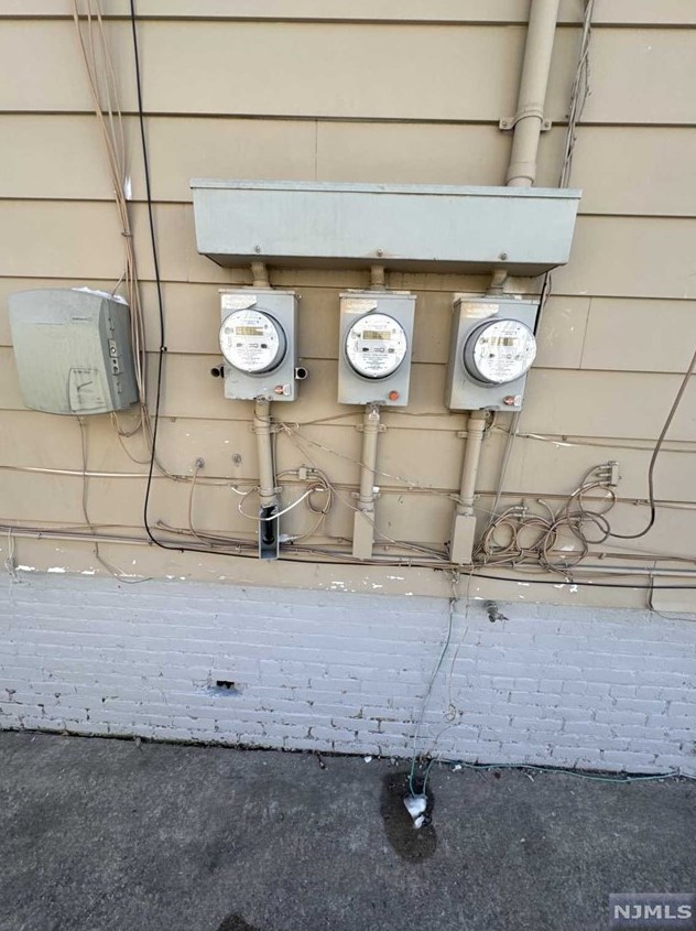 88 6 St, Paterson NJ 07522-1348 exterior