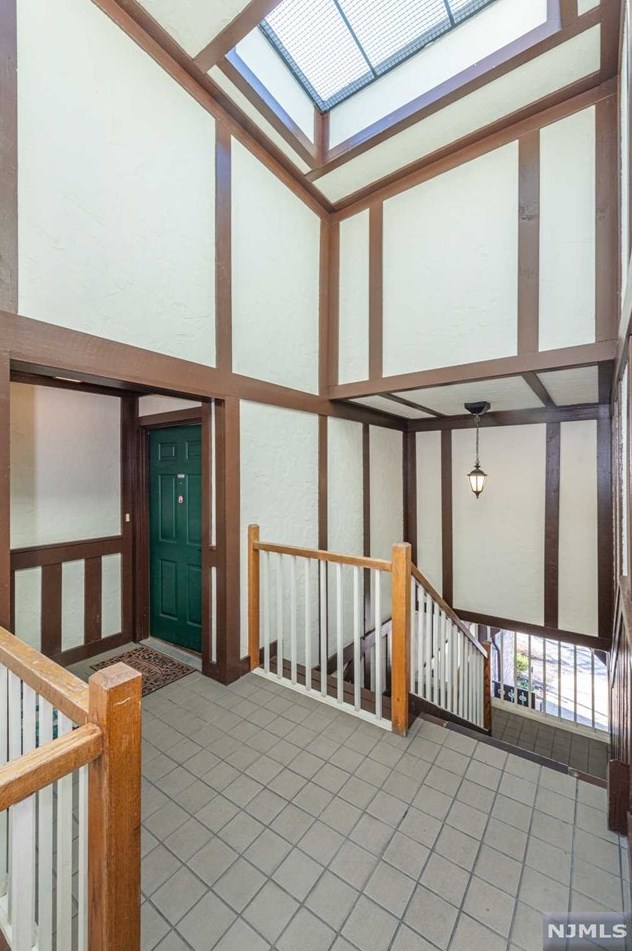 1009 Thoreau Ct, Mahwah NJ  07430-2393 exterior