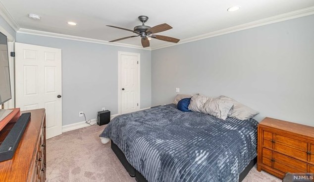 1009 Thoreau Ct, Mahwah NJ  07430-2393 exterior