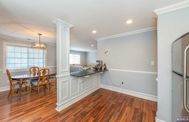 1009 Thoreau Ct, Mahwah NJ  07430-2393 exterior
