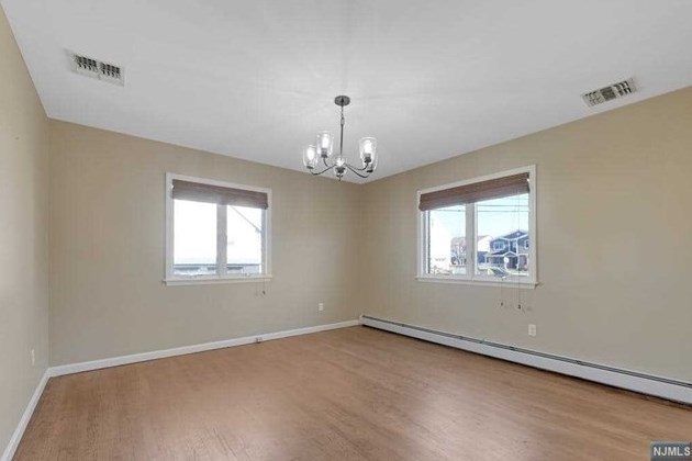 618 Jefferson St #2, Carlstadt, NJ 07072