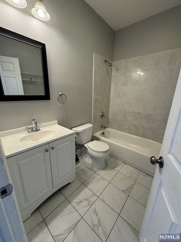 256 E Washington Ave #1, Washington, NJ 07882