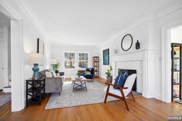 102 Gordonhurst Ave, Montclair, NJ 07043