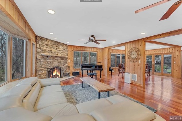 5 Short Pl, Cresskill, NJ 07626