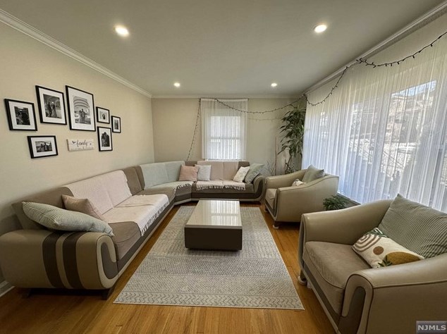 272 Glen Ave ##1, Palisades Park, NJ 07650