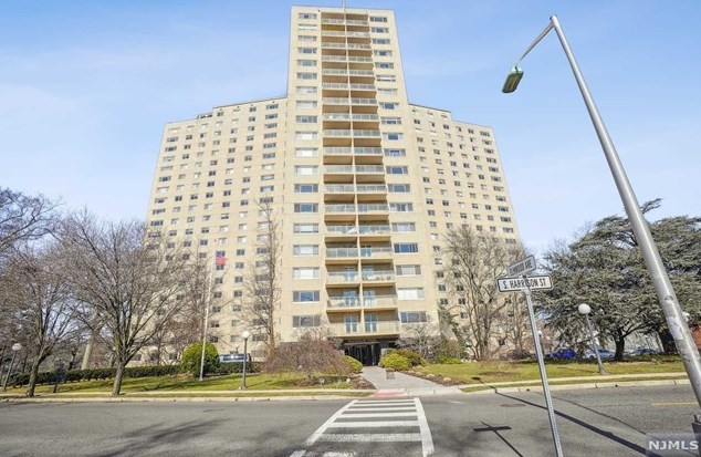 377 S Harrison St #15d, East Orange, NJ 07018