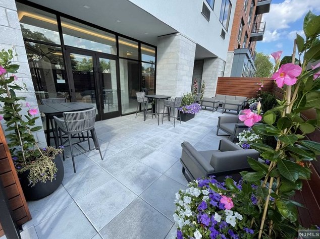 470 Main St, West Fort Lee NJ  07024-2859 exterior