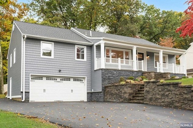 155 Sicomac Ave, Midland Pk, NJ 07432-1757