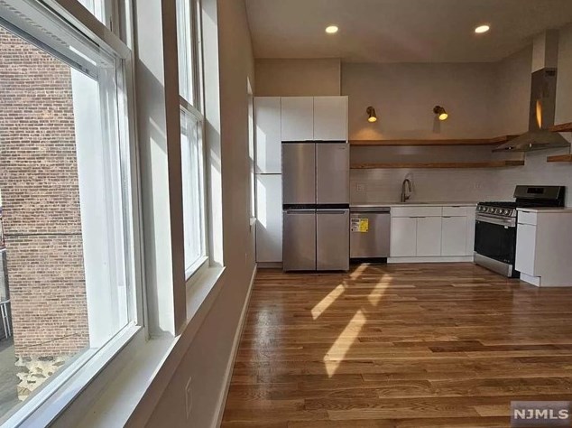 137 77th St #2, North Bergen, NJ 07047