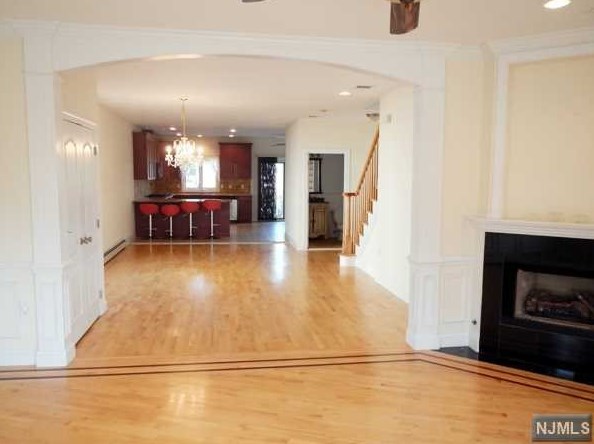 466 Lincoln St #a, Palisades Park, NJ 07650