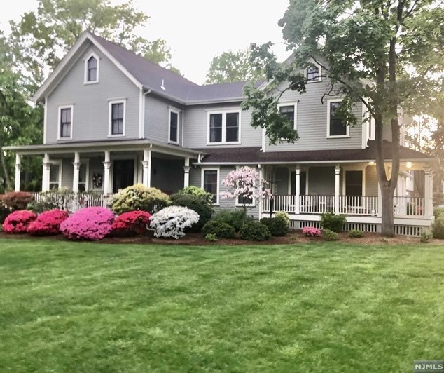 154 N Pleasant Ave, Ridgewood, NJ 07450
